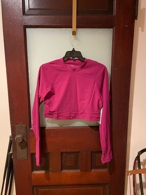 Athleta Fuchsia Crosstrain Ultra Crop Top